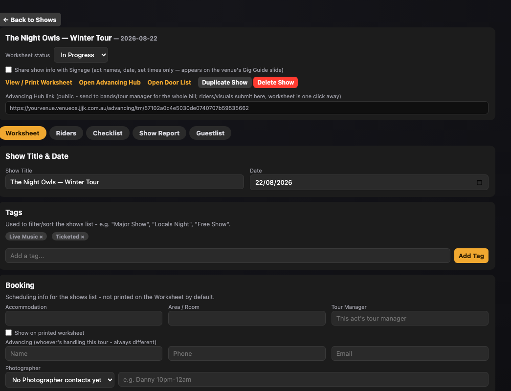 A show's Worksheet, with the Advancing Hub link in the header.